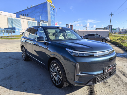 Geely Galaxy M9 2025 синий кузов, серый салон
